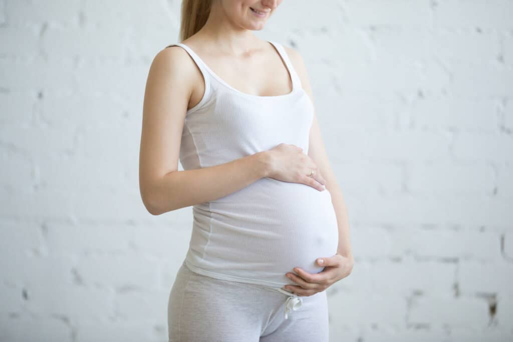 garis perut hamil anak perempuan